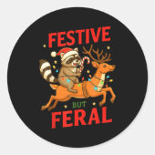 Festive But Feral Funny Christmas Raccoon Riding R Ronde Sticker (Voorkant)