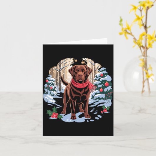 Festive Chocolate Lab In Snowy Forest Winter Xmas Kaart (Gele Bloem)