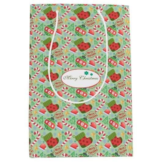 Festive Christmas – Holiday Icons with Stockings Medium Cadeauzakje (Voorkant)