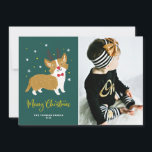 Festive Cute Corgi Reindeer Merry-kerstfoto Feestdagenkaart<br><div class="desc">Vrolijk kerstfeest! Verzend uw feestelijke kerstgroeten dit vakantieseizoen met deze aanpasbare flatcard voor feestdagen. Het bevat een schattige corgi met een rode boog en rendierantlers. Personaliseer door een foto,  namen,  jaar en andere details toe te voegen. Deze leuke corgi foto-kerstkaart is beschikbaar in andere kartonnen dozen.</div>