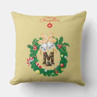 Festive Faves Cozy Throw Pillow Kussen