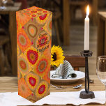 Festive Floral Oranje Art Pattern Wine Gift Box Wijn<br><div class="desc">Wijncadeaudoos met een origineel geometrisch patroon van het bloemontwerp,  gemaakt van afbeeldingen. Leuk voor haar verjaardag,  Moederdag of andere viering.</div>