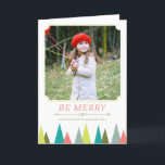 Festive Forest Holiday Photo Wenskaarten Feestdagen Kaart<br><div class="desc">Alle foto's worden alleen weergegeven als een voorbeeld en zijn niet bestemd voor wederverkoop. Dit product is alleen bedoeld om te worden aangeschaft als de foto's van uw eigen afbeeldingen zijn vervangen.</div>