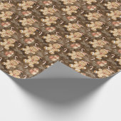 Festive Gingerbread Men with Gifts & Snowflakes  Cadeaupapier (Hoek)