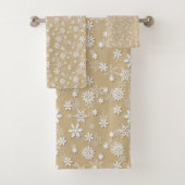 Festive Gold and White Kerstfeestdag Snowflake Bad Handdoek (Insitu)