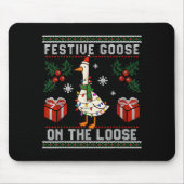 Festive Goose On The Loose Funny Ugly Sweater Chri Muismat (Voorkant)