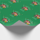 Festive Green Cheers Beers CHRISTMAS Cadeaupapier (Hoek)