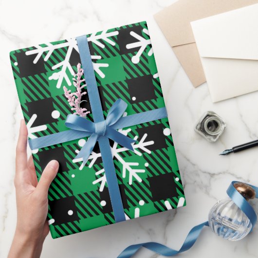 Festive Green Plaid Snowflake Buffalo Check Gift  Cadeaupapier (Geschenken)