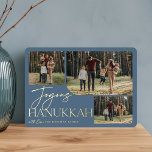Festive Greeting | Joyous Hanukkah 3 Foto Collage Folie Feestdagenkaart<br><div class="desc">Ons feestelijke en elegante Hanukkah-kaartontwerp is de perfecte manier om 3 van uw favoriete familiefoto's in een rond gemaakte collage-lay-out te shows. Het ontwerp kenmerkt "Joyous Hanukkah"in het schitteren van gouden folie typografie en hand-briefed manuscript, met uw familienaam op een stoffige leate blauwe achtergrond. Kaarten keren terug naar een wit...</div>