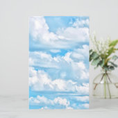 Festive Happy Sunny Clouds Achtergrond Briefpapier (Staand voorkant)