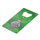 Festive Hippo on Green Creditkaart Flessenopener (Voorkant Gekanteld)