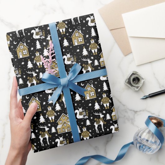 Festive Holiday Wrap with Cozy Winter Design Cadeaupapier (Geschenken)
