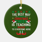 Festive kerstmuziek leraar voegt gevoel toe keramisch ornament (Voorkant)