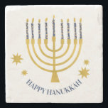 Festive Menorah Candles Happy Hanukkah Stenen Onderzetter<br><div class="desc">Faux goudfolie-menorah-kaarsen voor je Hanukkah-viering. Whimsical menorah-illustratie met witte sterren bedekte hemelse kaarsen op een faux gouden menorah kandle standaard. Menorah starry Hanukkah illustreerde ontwerpcadeaus en papierproducten.</div>