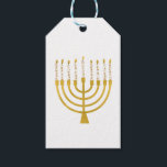 Festive Menorah Hanukkah Celestial Candles Wedding Cadeaulabel<br><div class="desc">Faux goudfolie-menorah-kaarsen voor je Hanukkah-viering. Whimsical menorah-illustratie met witte sterren bedekte hemelse kaarsen op een faux gouden menorah kandle standaard. Menorah elegant starry bruiloft Hanukkah illustreerde designcadeaus en papierproducten.</div>