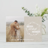 Festive Merry and Almost Married Holiday Save The Date (Staand voorkant)