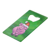 Festive Pig in Santa Hat over Groen Creditkaart Flessenopener (Voorkant Gekanteld)