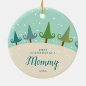 Festive Pine Trees personaliseerde 1e Kerstmis als Keramisch Ornament (Achterkant)