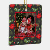 Festive Poinsettia and Berries Christmas Keramisch Ornament (Rechts)