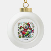 Festive polar bear add year keramische bal ornament (Voorkant)