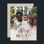 Festive Prettige feestdagen volledige verticale fo Feestdagenkaart<br><div class="desc">Deze feestelijke prettige feestdagen volledige verticale fotovakantiekaart is ideaal voor uw leuke, creatieve en heldere groet. Het is een uniek, speels modern lettertype in rood, boho-taan, licht en donkergroen, en zorgt voor een gelukkig seizoensgebonden gevoel. Als je de donkere winter van je geliefden wilt ophelderen met een schattige feestvreugde, dan...</div>