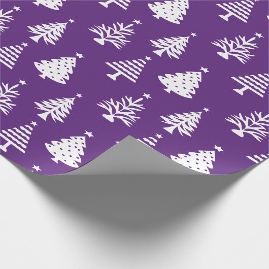 Festive Purple and White Christmas Tree Pattern Cadeaupapier (Hoek)