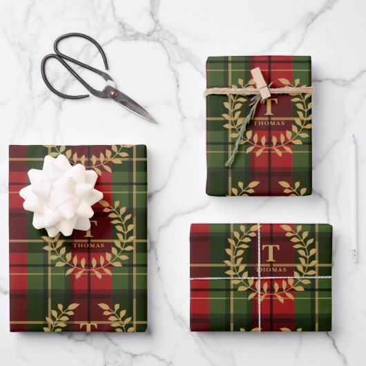 Festive Red And Green Plaid With Custom Monogram Inpakpapier Vel (Voorkant)