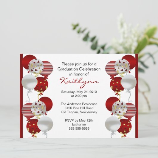 Festive Red Balloon Afstuderen Uitnodiging (Staand voorkant)