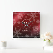 Festive Red Folie Snowflakes Monogram Naam Vierkante Klok (Huis)