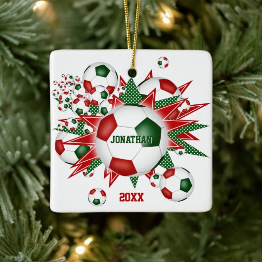 Festive red green voetbal blowout jongens meisjes keramisch ornament (Boom)