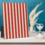 Festive Retro Vertical PopCorn Stripes Fotoplaat<br><div class="desc">Een retro-stijl festive popcorn rood en beige strepen decor in horizontale of verticale mode zijn een moderne klassieke grafische ontwerpstijl die altijd een groot aangepast cadeau voor jezelf of voor iemand die speciaal op je lijst staat, deze zijn zeker om bij elke feestelijke gelegenheid een indruk te maken. Stuur ons...</div>