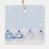 Festive Silver-kerstballen op sneeuw Keramisch Ornament (Voorkant)