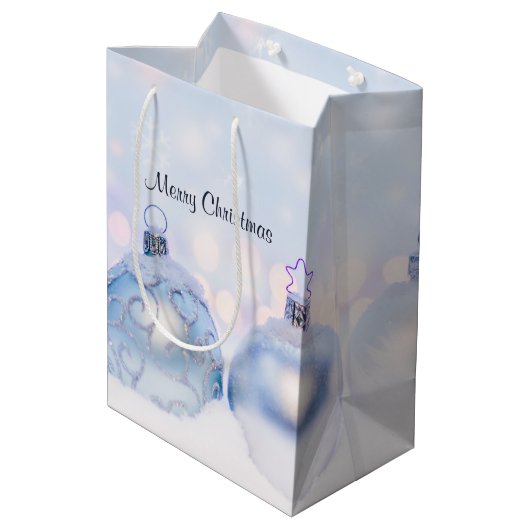Festive Silver-kerstballen op sneeuw Medium Cadeauzakje (Achterkant Gekanteld)