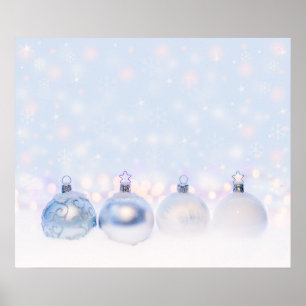 Festive Silver-kerstballen op sneeuw Poster