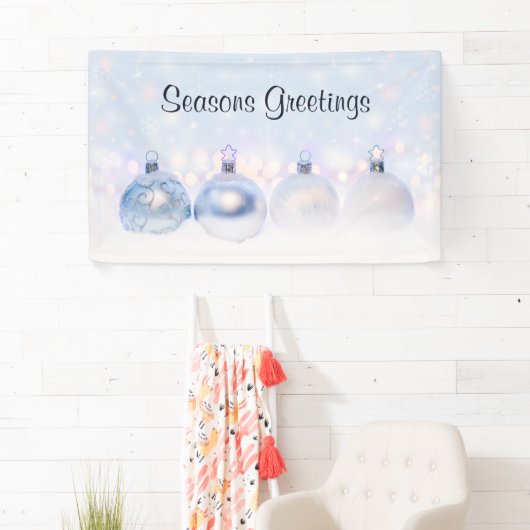 Festive Silver-kerstballen op sneeuw Spandoek (Insitu)