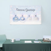 Festive Silver-kerstballen op sneeuw Spandoek (Beurs)
