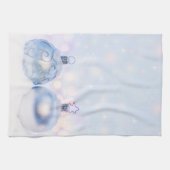 Festive Silver-kerstballen op sneeuw Theedoek (Horizontaal)