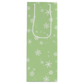 Festive Snowflakes on Green Kerstvakanay Wijn Cadeautas (Voorkant)