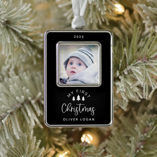Festive Trees eerste kerstfoto Verzilverd Omlijst Ornament (Boom)