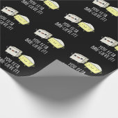 Feta Brie-Geloof It Funny Cheese Pun Dark BG Cadeaupapier (Hoek)