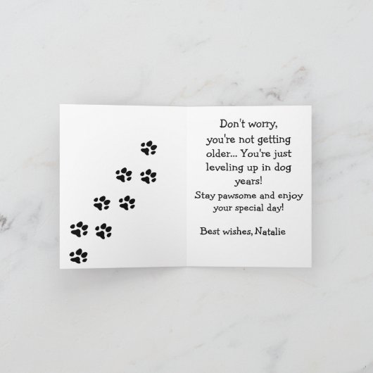 Fetching Fun: Verjaardag Kaart met humoristische h (Binnen)