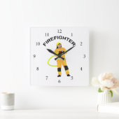 Feuerwehrmann in sandfarbener Einsatzkleidung  Qua Vierkante Klok (Huis)