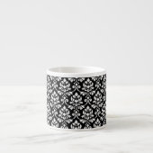 Feuille Damask Pattern White op Black Espresso Kop (Voorkant)