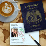 Feun Passport Destination Wedding Save the Date Briefkaart<br><div class="desc">Deze briefkaarten zijn een leuke manier om je vrienden en familie op de hoogte te stellen van het bewaren van de datum voor je aanstaande bruiloft. Ze zijn ontworpen om op een Amerikaans paspoort te lijken en hebben een gouden adelaar aan de voorzijde met de namen van het bruiloftsstel, de...</div>