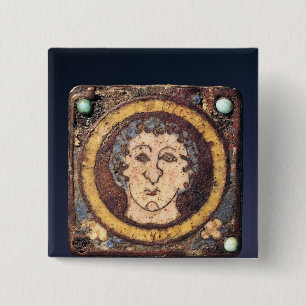 Fibula met het gezicht van een jong man vierkante button 5,1 cm