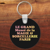 Fictional French Museum of Witchcraft & Wizardry Sleutelhanger (Voorkant)