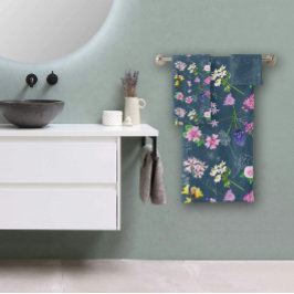 Field flowers, hand-painted in watercolour on blue bad handdoek