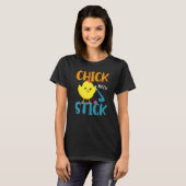 Field Hockey Chicken Chick With Stick T-shirt (Voorkant volledig)