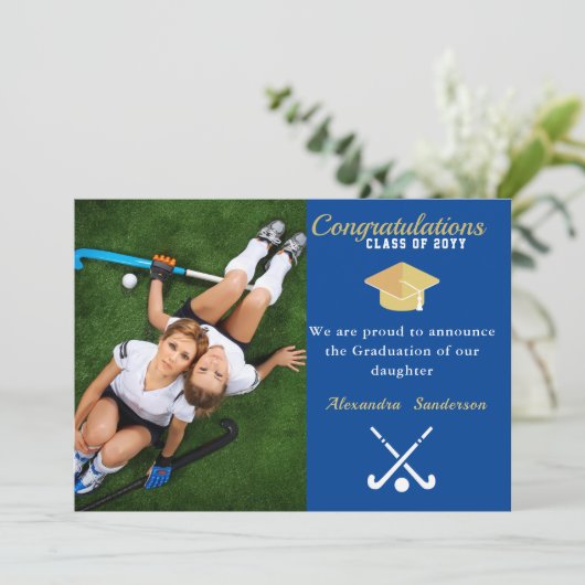 Field Hockey Photo afstuderen class van 2022 Anno Aankondiging (Staand voorkant)