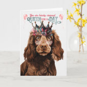 Field Spaniel Hond Koningin Grappige Verjaardag Kaart (Gele Bloem)